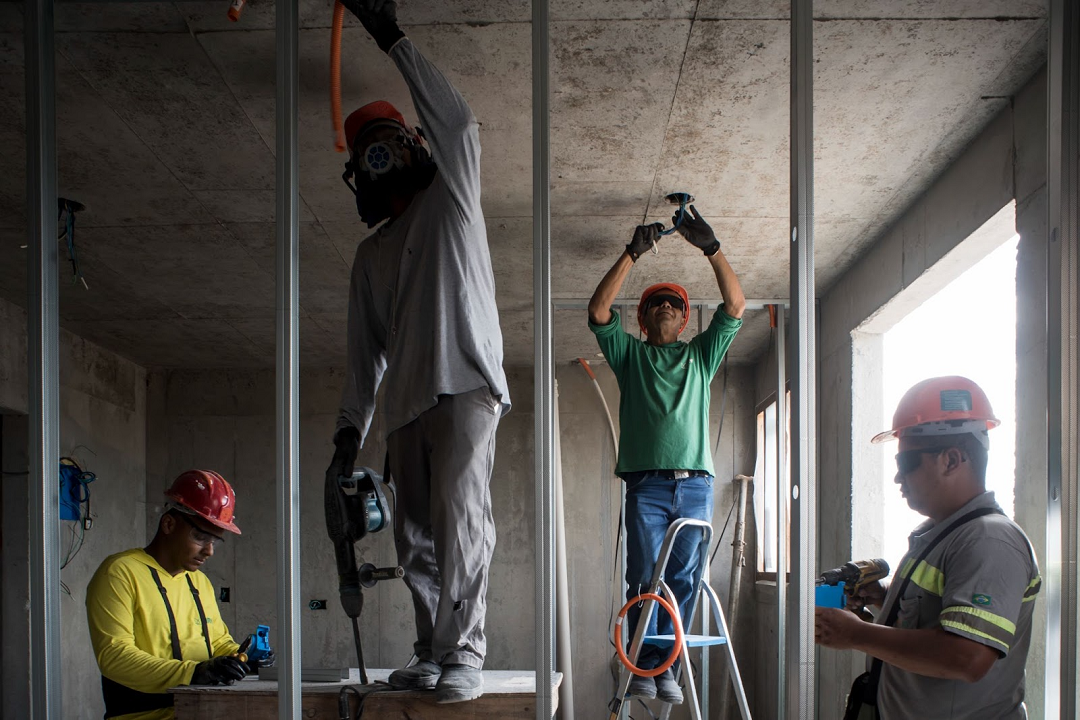 Construtora anuncia mais de 100 vagas de emprego em Porto Alegre, Canoas, São Leopoldo e Novo Hamburgo