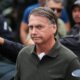 Jair Bolsonaro recebe alta hospitalar após internação por mal-estar; laudo indica câncer de pele