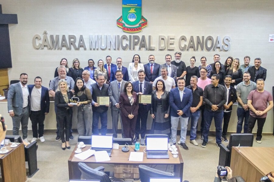 Câmara de Canoas homenageia os 45 anos da OAB Canoas e reconhece atuação do presidente da seccional gaúcha