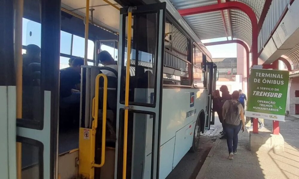Justiça suspende recurso da Prefeitura de Nova Santa Rita e passageiros passam a embarcar em nova parada de ônibus em Canoas