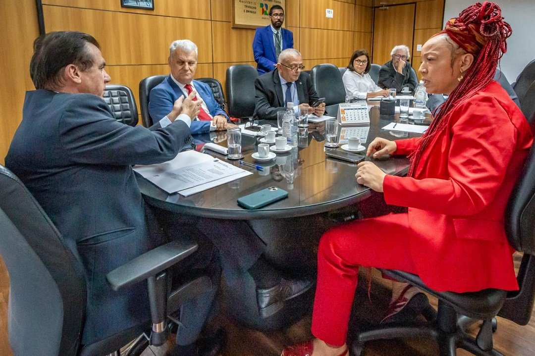 Projeto que propõe fim da escala 6x1 ganha força no Congresso