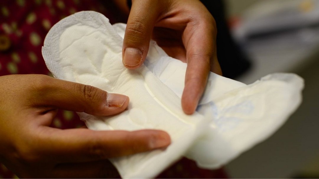 Programa de Dignidade Menstrual distribui absorventes gratuitos em Canoas