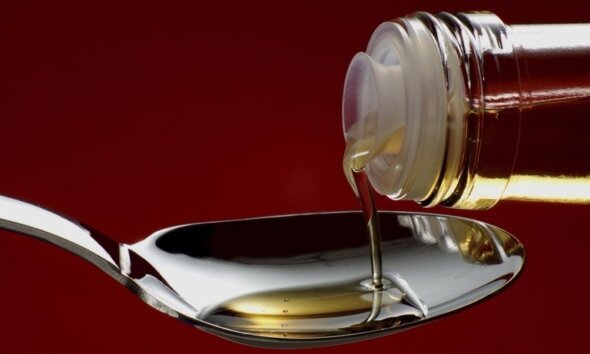 Anvisa suspende venda de xarope para tosse por risco de arritmia grave