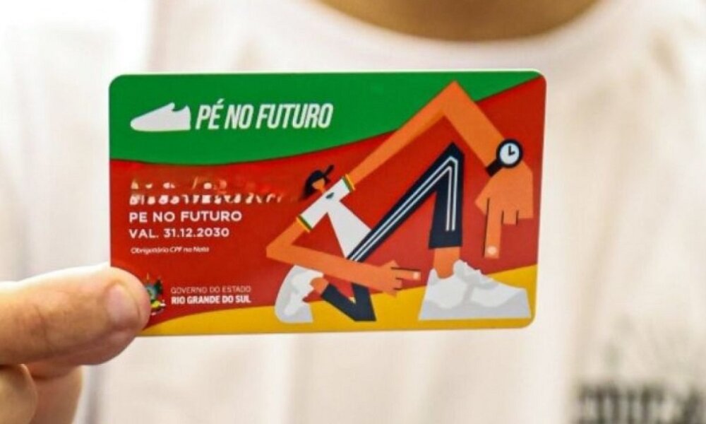 Estudantes da Rede Estadual têm até 30 de abril para retirar e utilizar o benefício do Programa Pé no Futuro