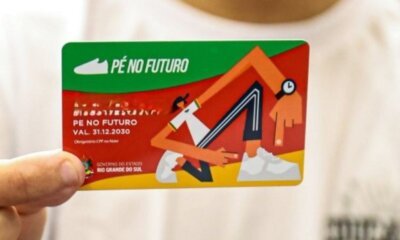 Estudantes da Rede Estadual têm até 30 de abril para retirar e utilizar o benefício do Programa Pé no Futuro