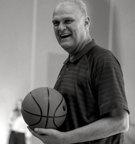 Morre Oscar Schmidt, lenda do basquete mundial, aos 68 anos