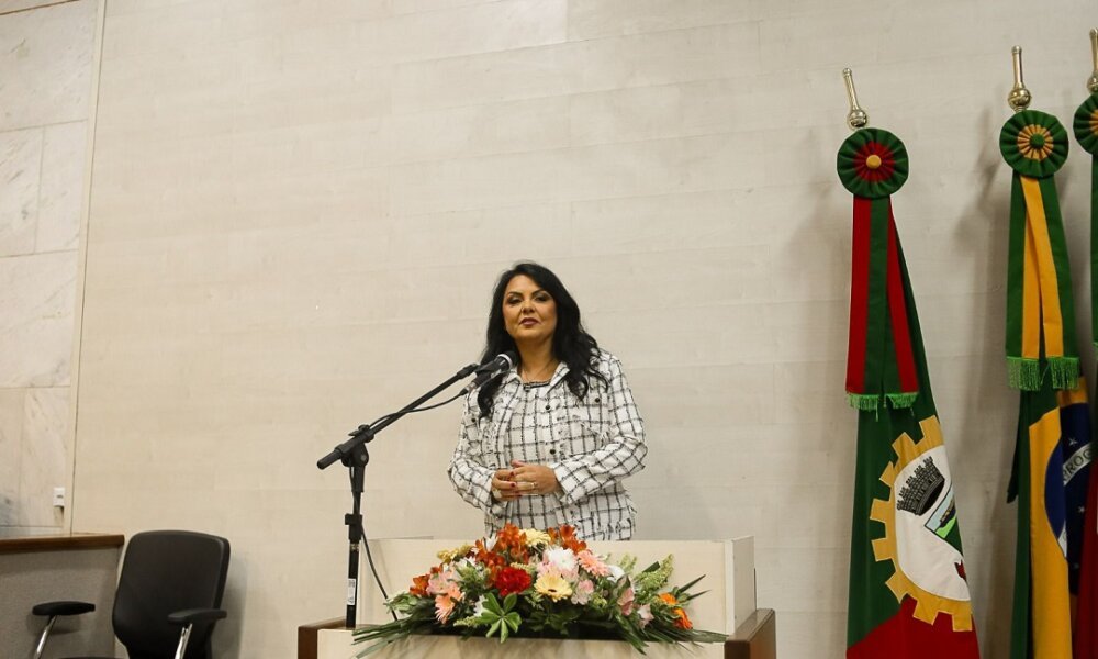 Câmara concede título de Cidadã Canoense à desembargadora Tânia Regina Silva Reckziegel