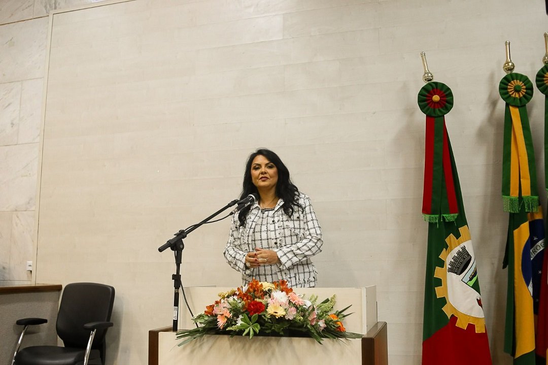 Câmara concede título de Cidadã Canoense à desembargadora Tânia Regina Silva Reckziegel
