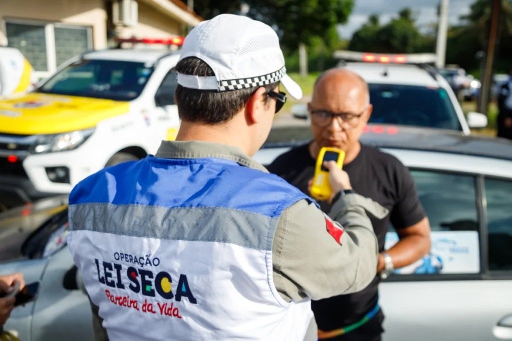 Nova regra da Lei Seca prevê testes para detectar álcool e drogas em motoristas