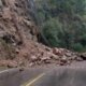 Chuvas provocam bloqueios em cinco rodovias do RS devido a alagamentos, deslizamentos e queda de barreiras